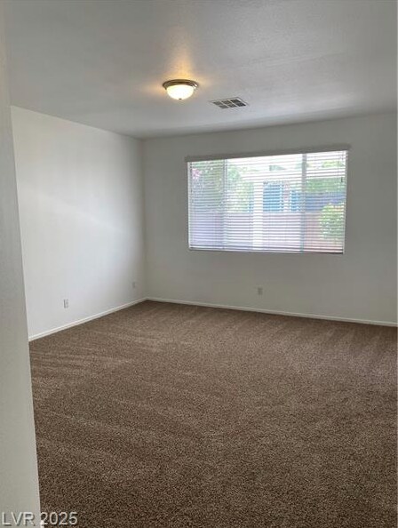 Building Photo - Single story home in gated community!