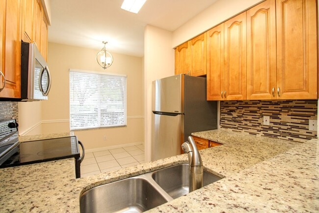 Building Photo - ***2BED/2BATH***PRESERVE VIEW***UPDATED KI...