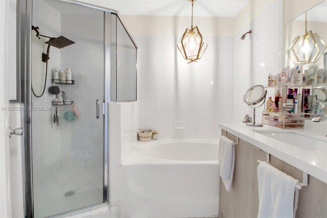 Building Photo - 742 NE 90th St