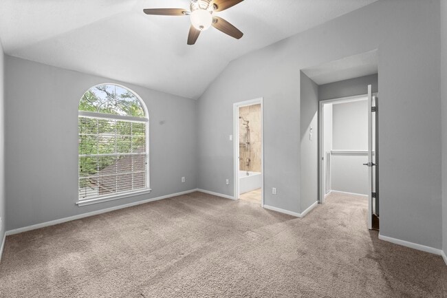 Building Photo - 17 E Willowood Ct