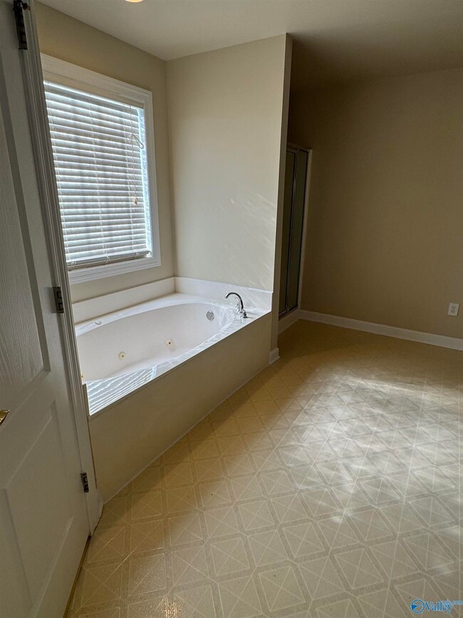 Building Photo - 101 Willowmere Cir