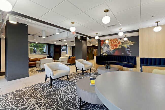 Building Photo - 1500 Arlington Blvd