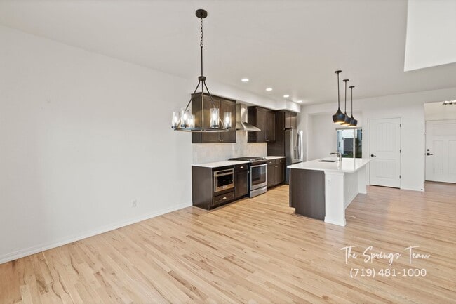 Building Photo - Luxury 5-Bedroom Home in the Award-Winning...