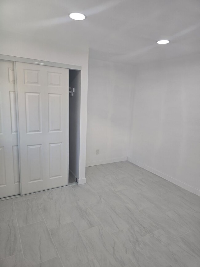 Building Photo - Room Rental in Westminster