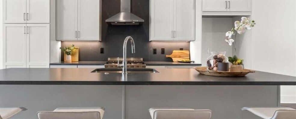 Building Photo - 3667 Peachtree Rd