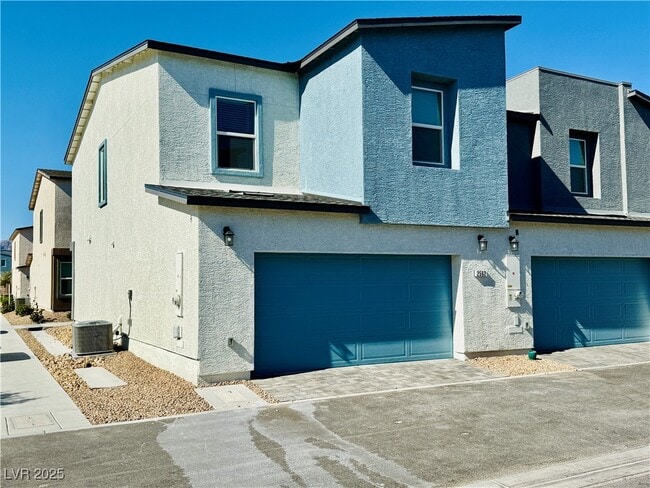 Building Photo - 2562 Blue Passion Ave
