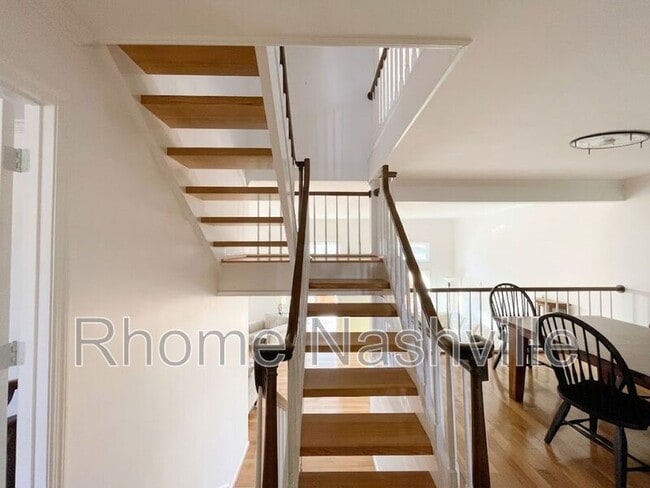 Building Photo - 401 Bowling Ave