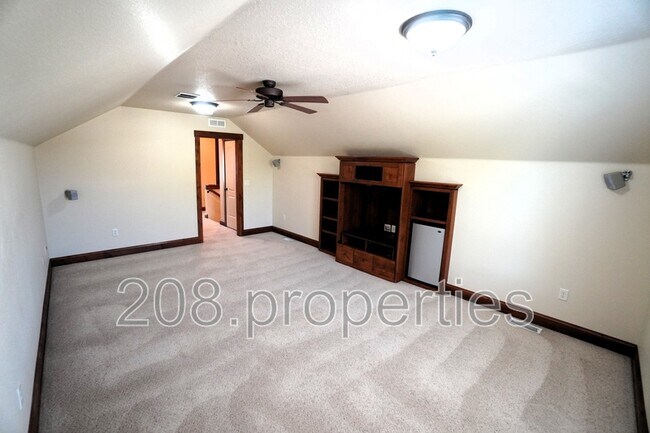Building Photo - 1921 W Aspen Creek Dr