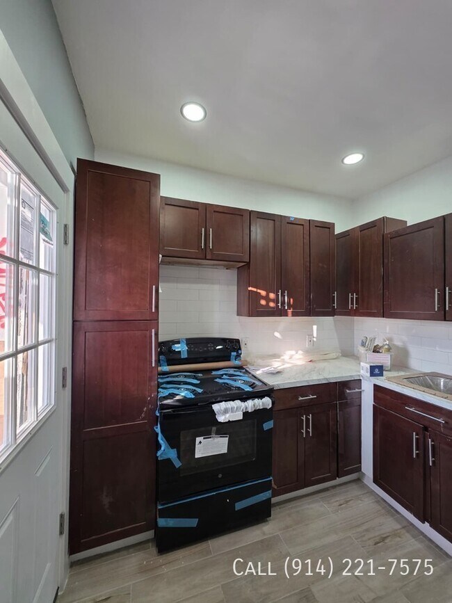 Building Photo - 243 Woodworth Ave