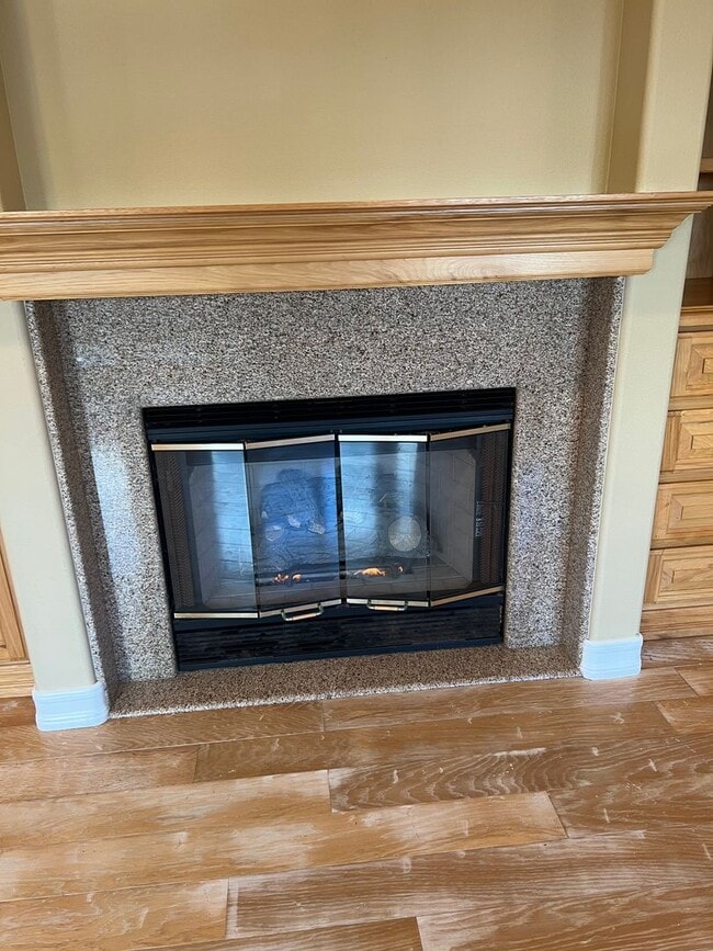 Building Photo - Custom home 1 block to ocean