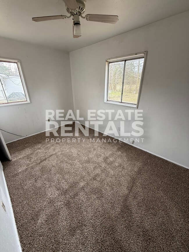 Building Photo - 303 Springdale Rd