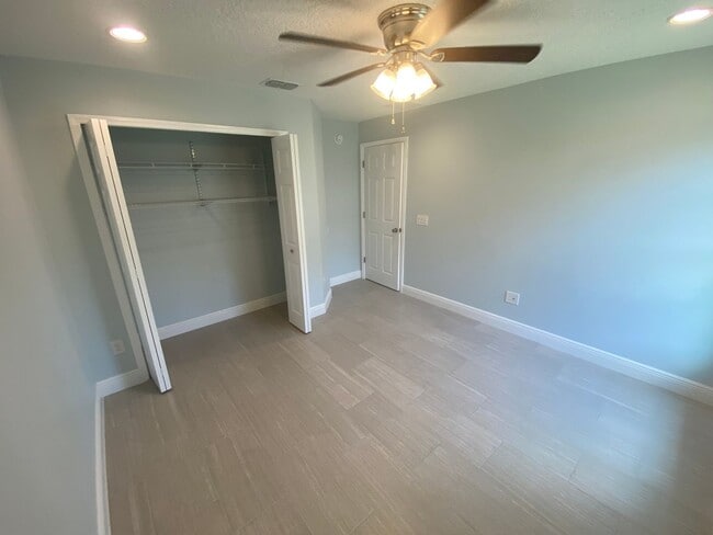 Building Photo - Beautiful, Newer Constructed, Unfurnished, Family Friendly, ANNUAL LEASE In Summerfield
