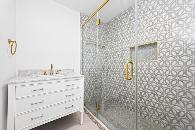 Building Photo - 24 Windermere Ln