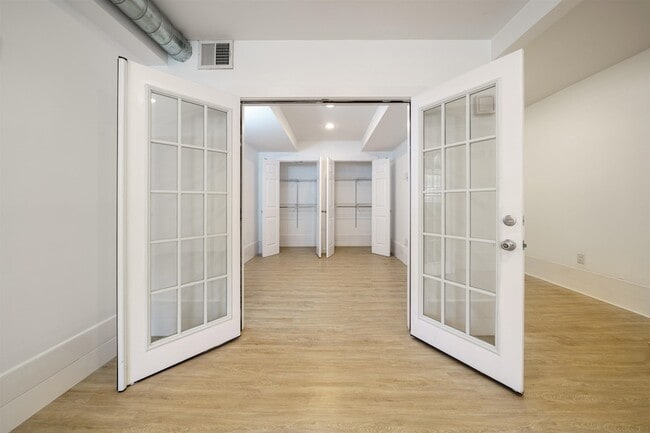 Building Photo - 433 Pacific Ave