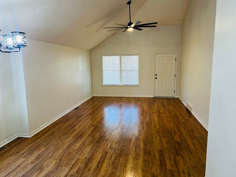 Building Photo - 4557 Butler Ave