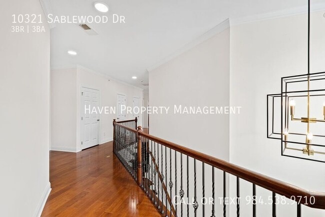 Building Photo - 10321 Sablewood Dr