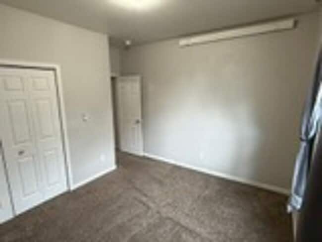 Building Photo - 1930 Monte Vista Dr