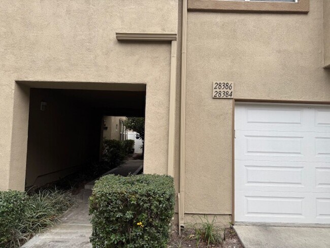 Building Photo - Modern Montecido Condo in Portola Hills | Vaulted Ceilings & Direct Access Garage