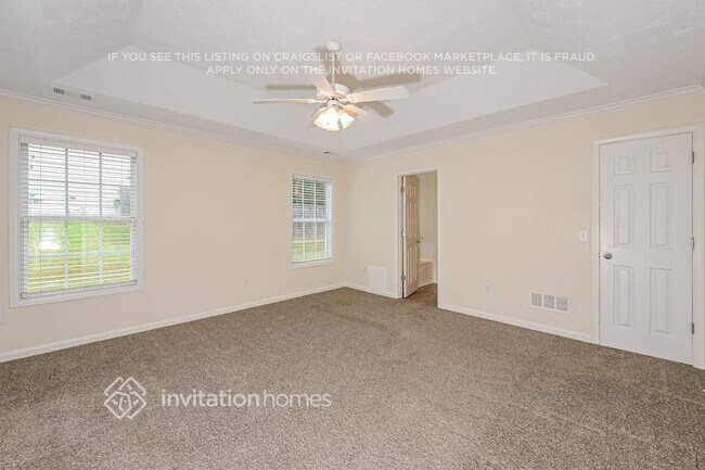 Building Photo - 555 Wellington Ln