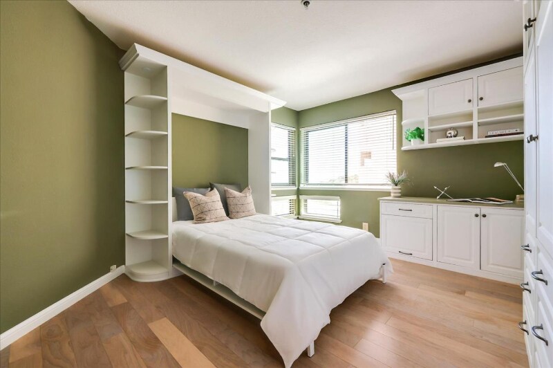 Building Photo - 430 Portofino Dr