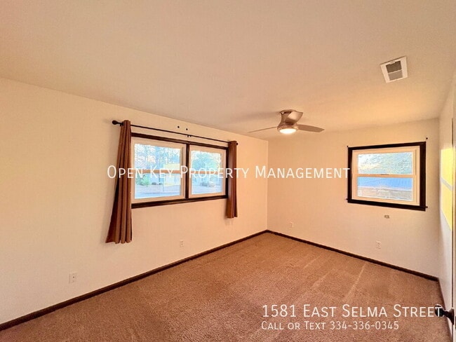 Building Photo - 1581 E Selma St