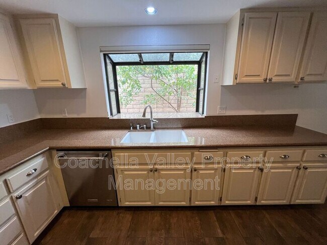 Building Photo - 40588 Clover Ln