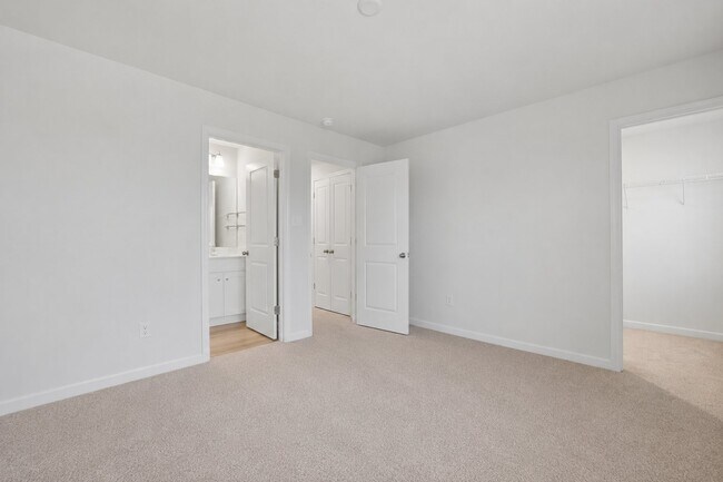 Building Photo - 4019 Grand Reserve Ln