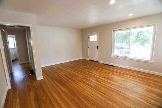 Building Photo - NEWLY LISTED $2,600 PER MONTH - GORGEOUS 3...
