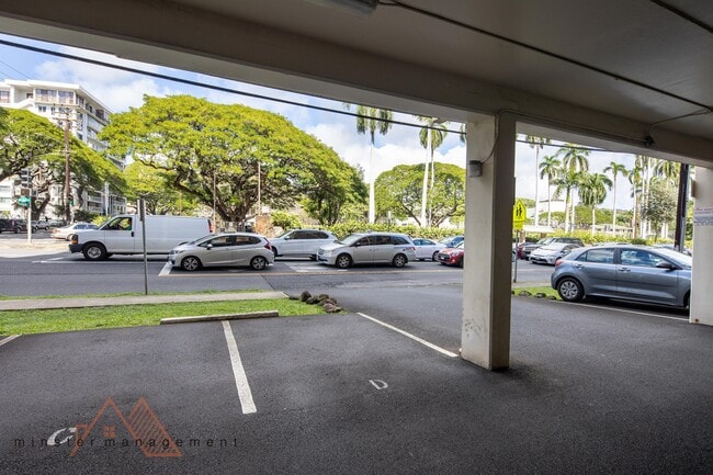 Building Photo - 1535 Punahou St