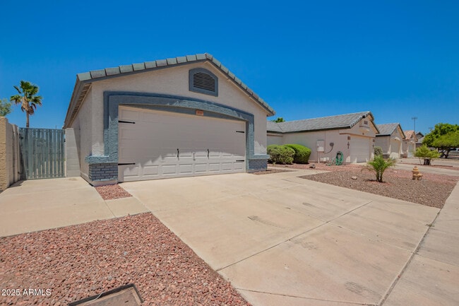 Building Photo - 3014 W Zachary Dr