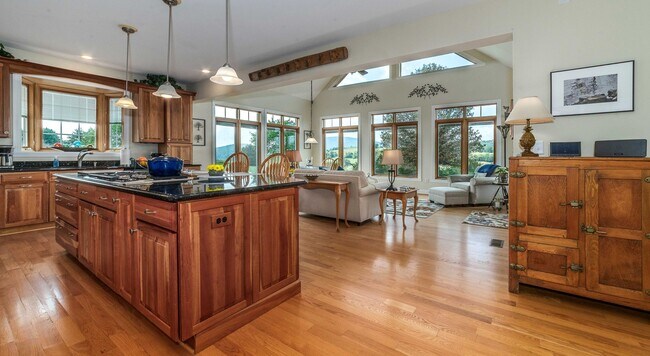 Building Photo - Majestic Custom Home