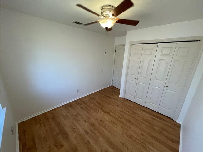 Building Photo - 8010 Willet Trail