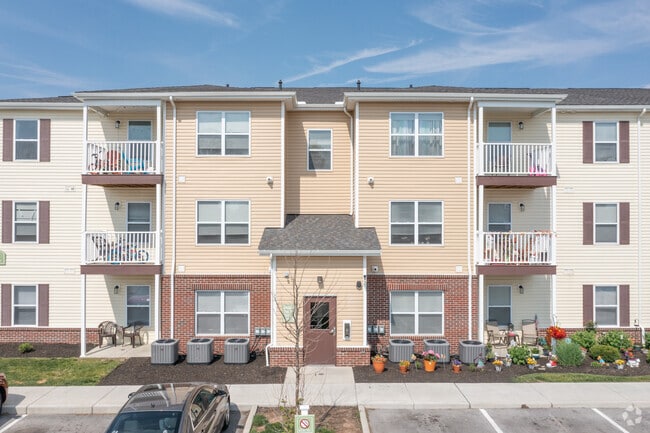 Building Photo - Tiffin Pointe