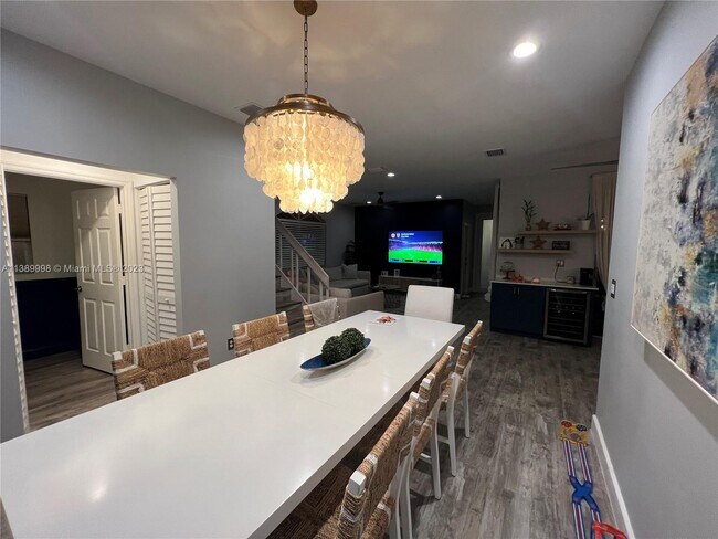 Building Photo - 1140 Cliffrose St