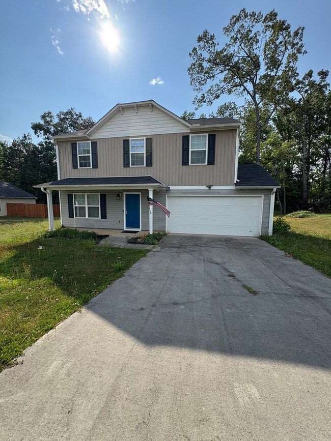 Primary Photo - 4 Bedroom 2.5 Bath Home in Woodruff Near B...