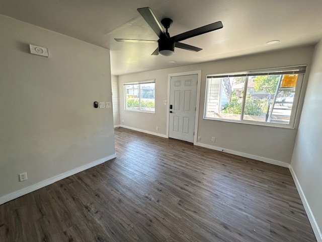 Building Photo - 387 E Redondo Ave