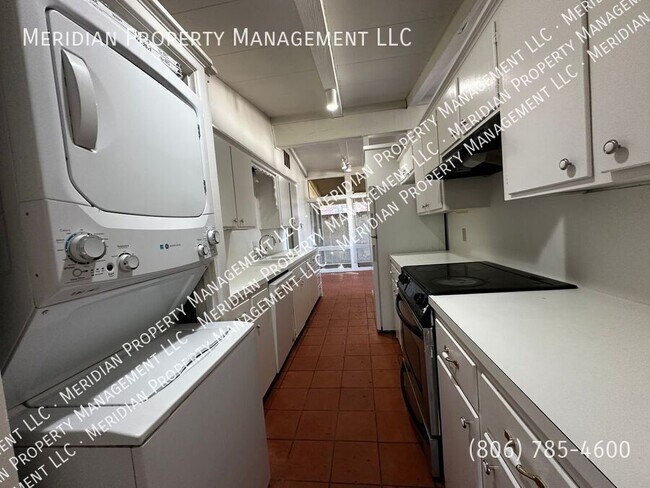 Building Photo - 2003 32nd-A