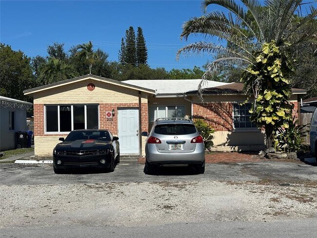 Primary Photo - 205 SE 22nd St