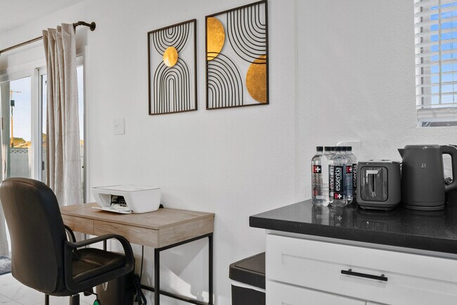 Building Photo - 3101 N 40th Dr