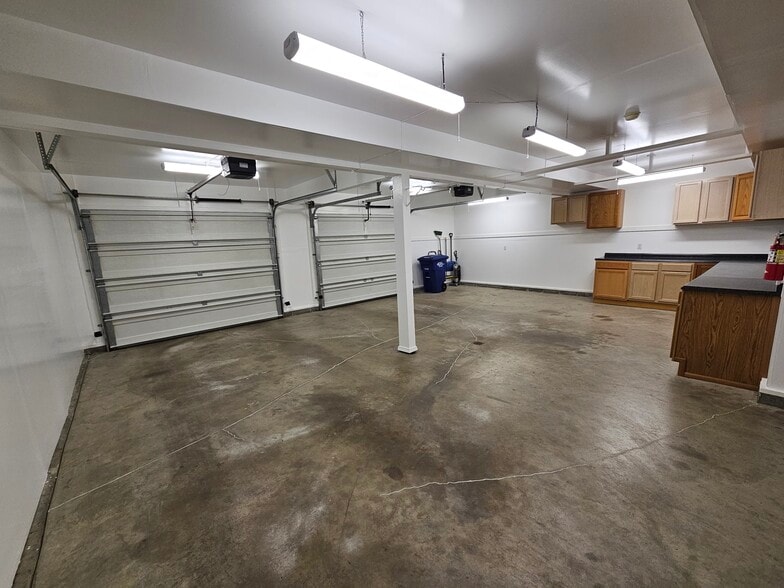 Building Photo - 3030 Lore Rd