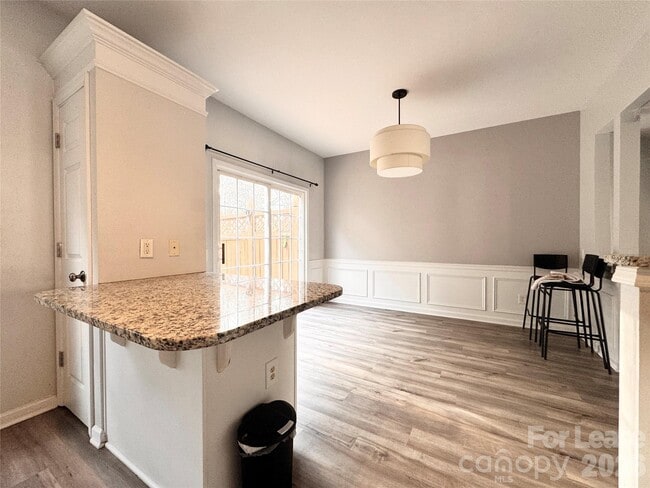 Building Photo - 10415 Winslet Dr