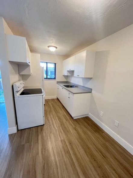 Building Photo - 1410 HIALEAH