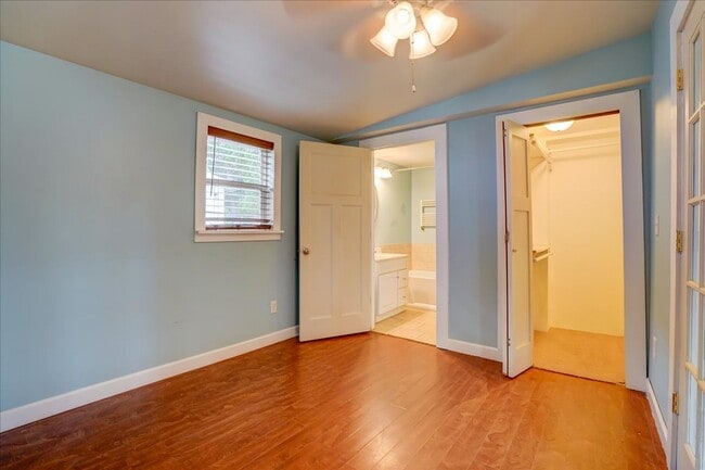 Building Photo - 4517 Field Ave