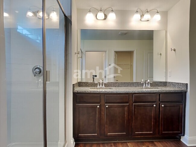 Building Photo - 311 Banyan Frst Dr