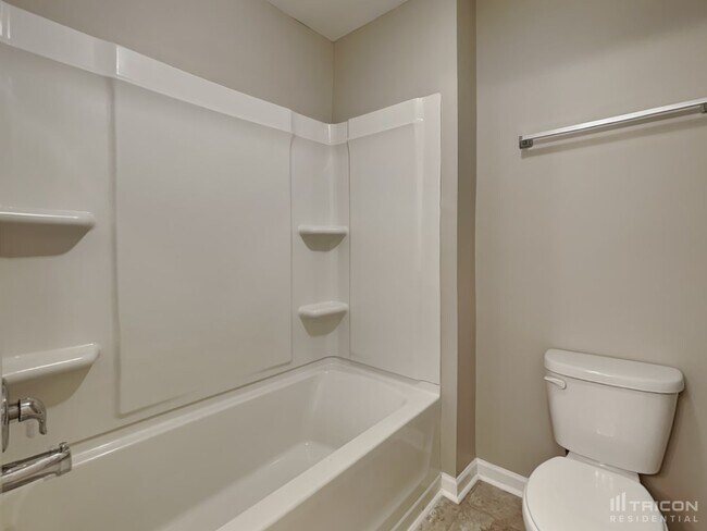 Building Photo - 307 Heritage Club Cir