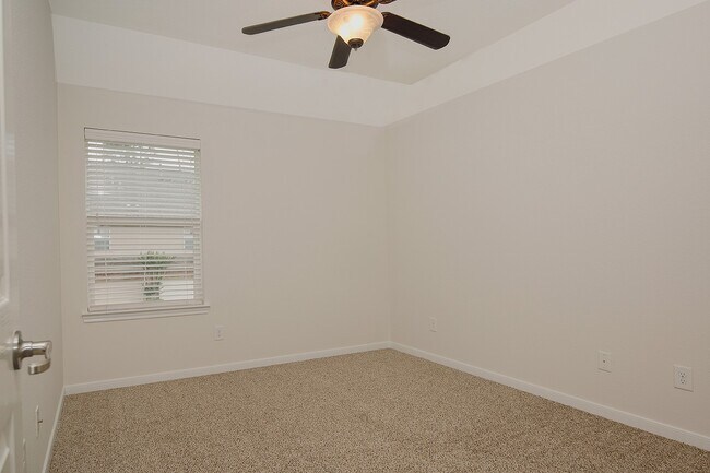Building Photo - 7 Bettina Ln