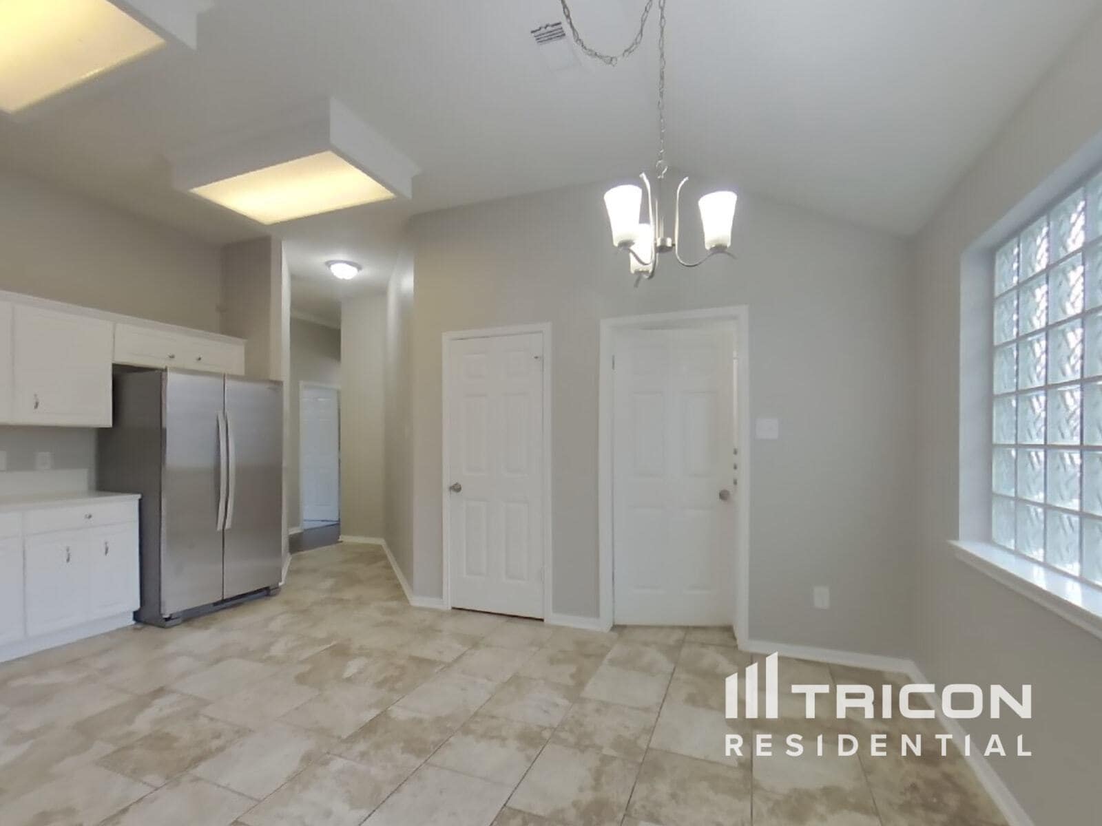 Building Photo - 10326 Emerald Oaks Dr