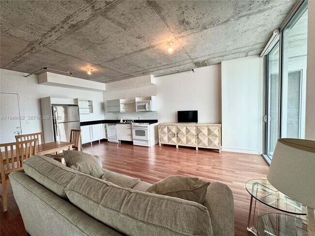 Building Photo - 690 SW 1st Ct