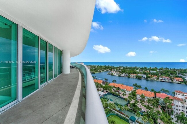 Building Photo - 19955 NE 38th Ct