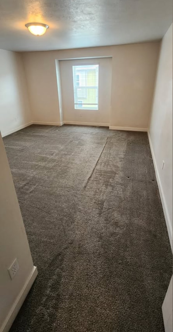 Building Photo - 72 E 700 N